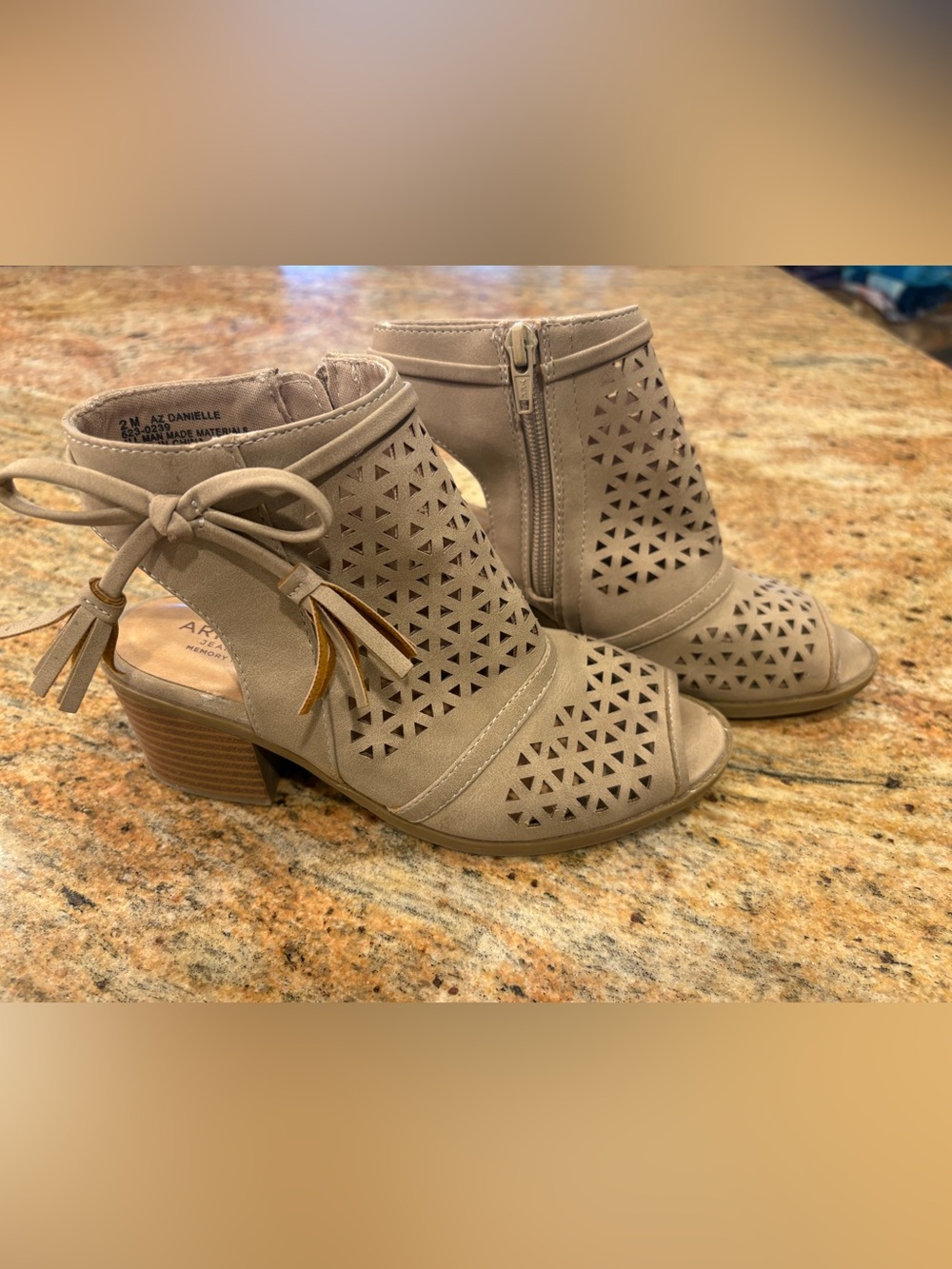 Arizona Jean Company - size girls 2 - Laser-Cut Peep-Toe Ankle Booties Heels